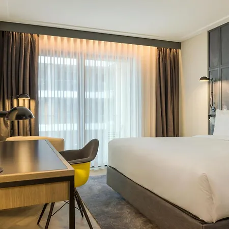 Four Points By Sheraton Danube Hotel 4*