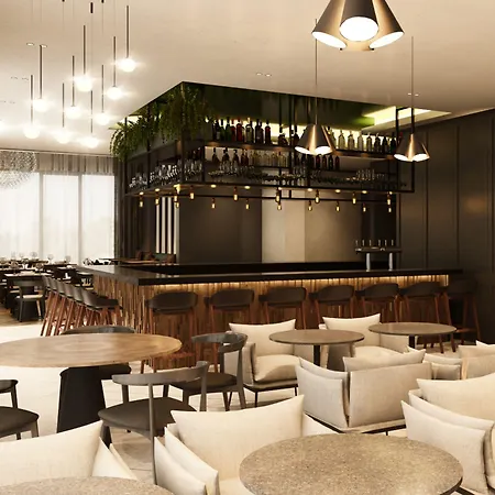 Four Points By Sheraton Danube Отель 4*