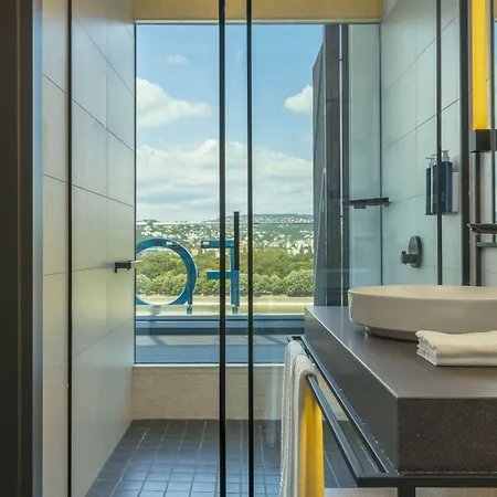 Four Points By Sheraton Danube Отель