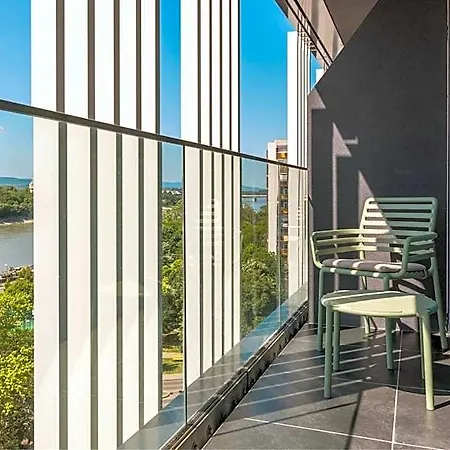 Hotel Four Points By Sheraton Danube 4*