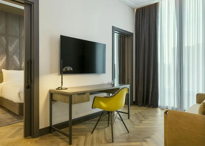 Hotel Four Points By Sheraton Danube 4*