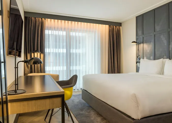 Four Points By Sheraton Danube Hotel 4*