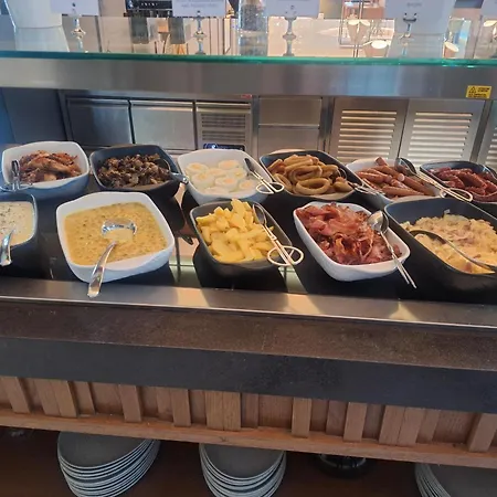 호텔 Four Points By Sheraton Danube 4*