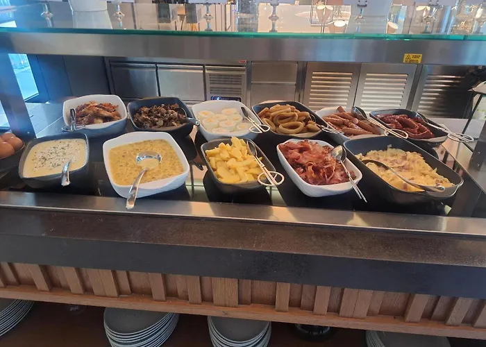 Hotel Four Points By Sheraton Danube 4*